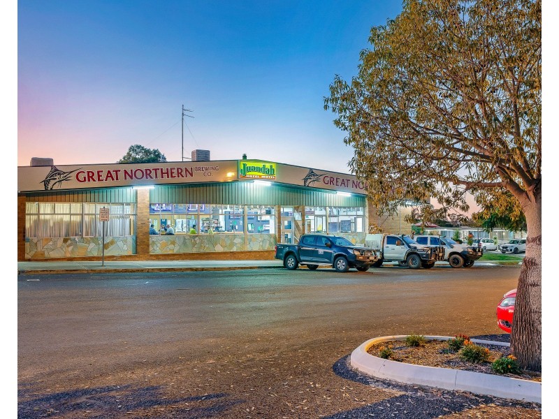 17 Lawton Street, Wandoan QLD 4419