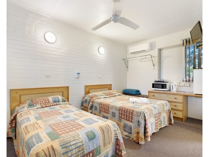 17 Lawton Street, Wandoan QLD 4419