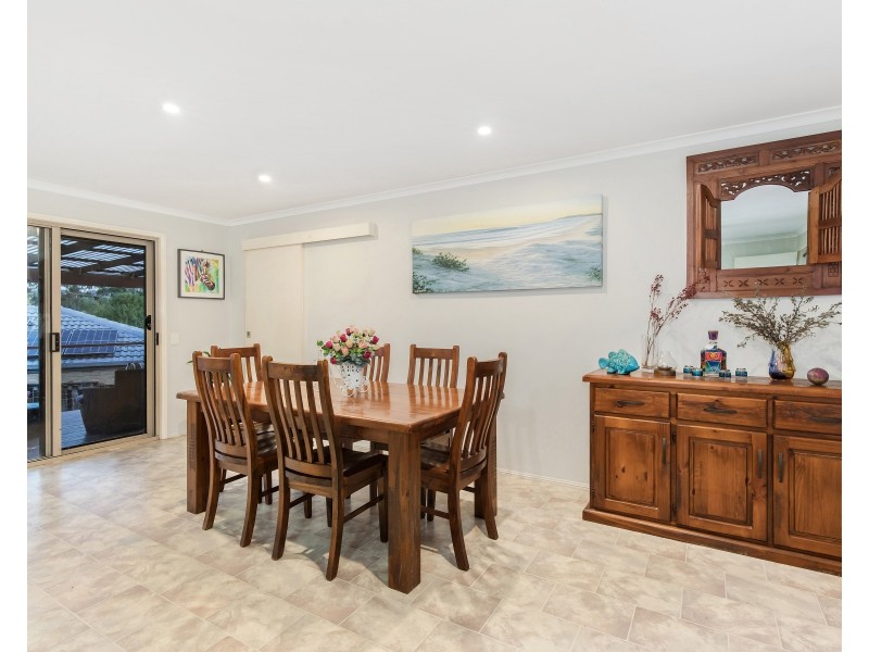 6 Daphne Court, Elanora QLD 4221