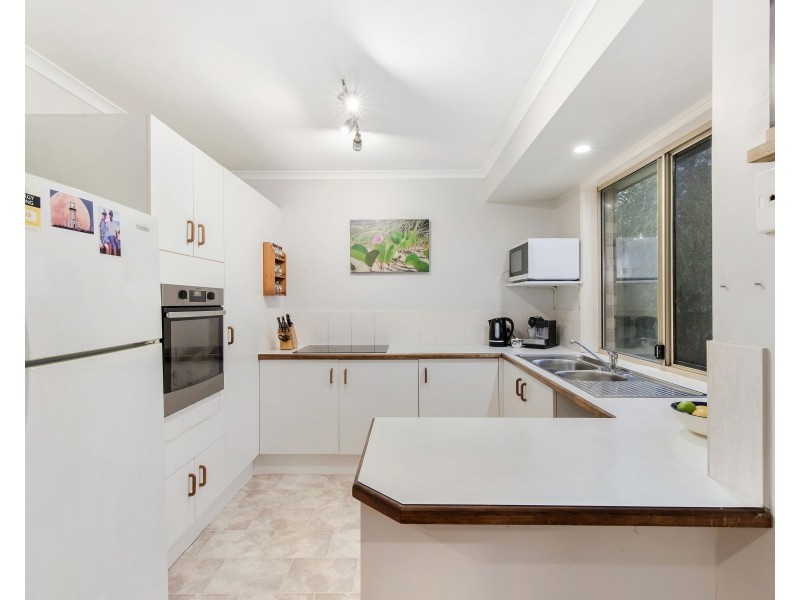 6 Daphne Court, Elanora QLD 4221