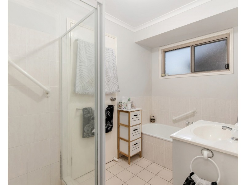 6 Daphne Court, Elanora QLD 4221