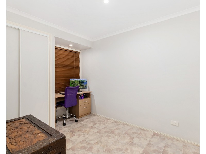 6 Daphne Court, Elanora QLD 4221