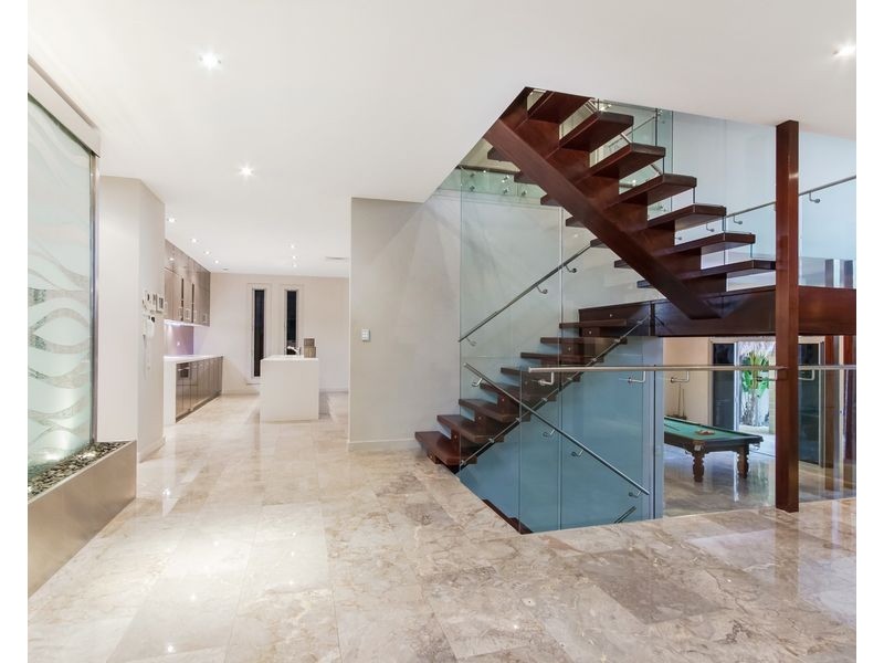 3028 The Boulevarde, Benowa QLD 4217