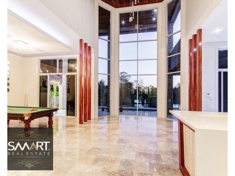 3028 The Boulevarde, Benowa QLD 4217