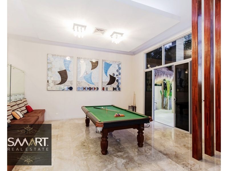 3028 The Boulevarde, Benowa QLD 4217