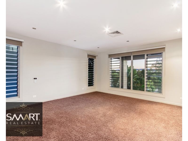 3028 The Boulevarde, Benowa QLD 4217