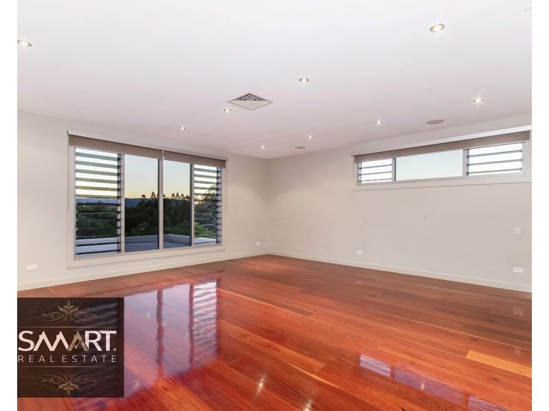 3028 The Boulevarde, Benowa QLD 4217