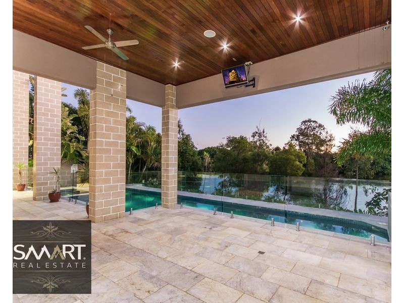 3028 The Boulevarde, Benowa QLD 4217