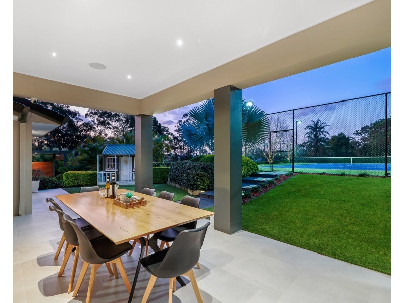 4 Riverdowns Crescent, Helensvale QLD 4212