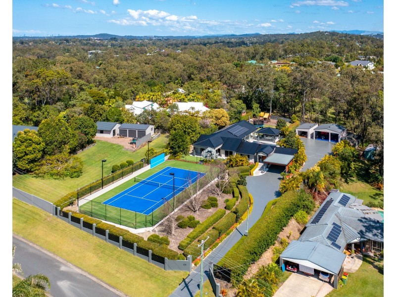 4 Riverdowns Crescent, Helensvale QLD 4212