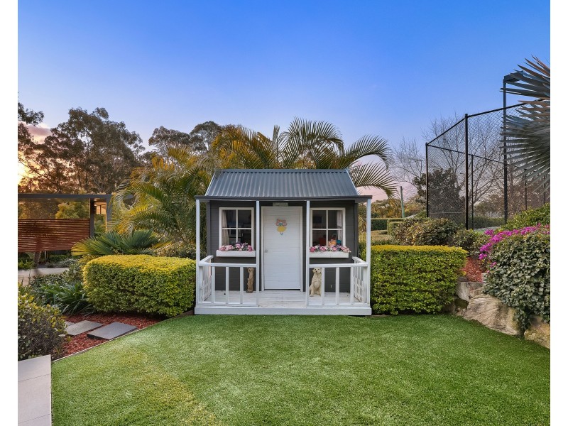 4 Riverdowns Crescent, Helensvale QLD 4212