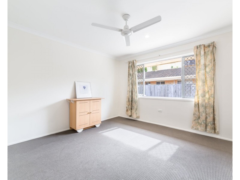 1/20 Parneno Street, Chevron Island QLD 4217