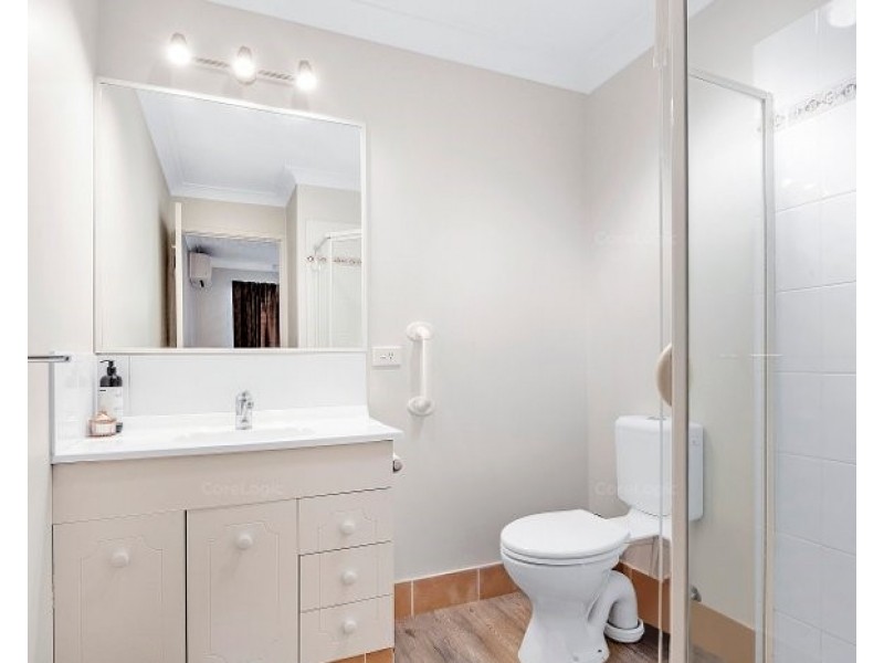 2/9 Maltman Avenue, Southport QLD 4215