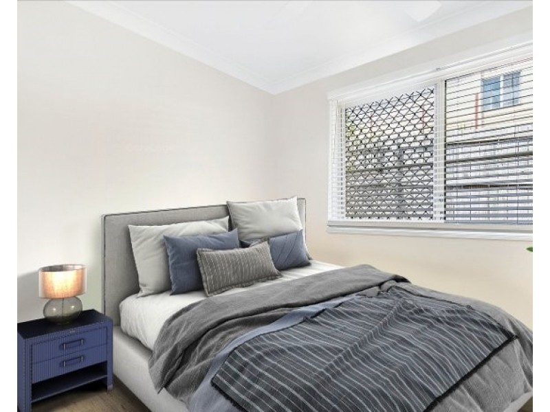 2/9 Maltman Avenue, Southport QLD 4215