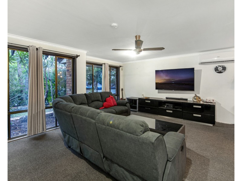 152 Heeb Street, Benowa QLD 4217