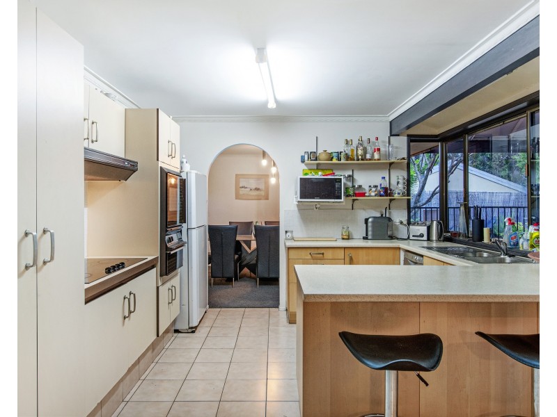 152 Heeb Street, Benowa QLD 4217