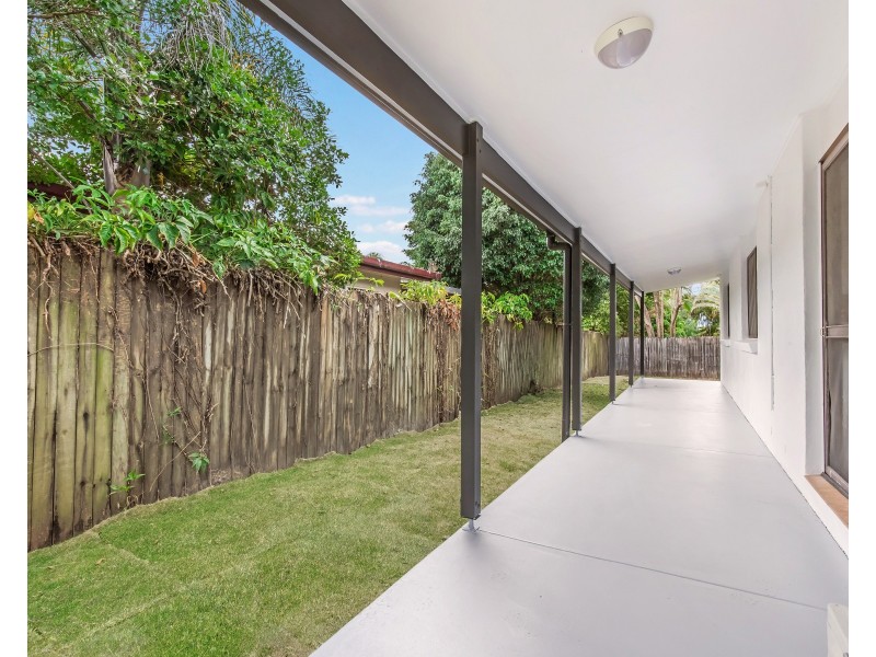 154 Government Road, Labrador QLD 4215