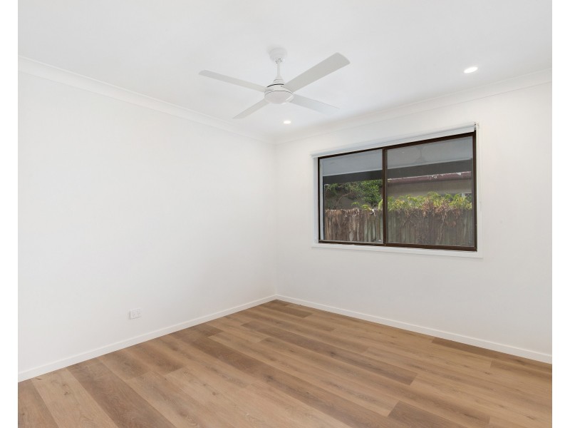 154 Government Road, Labrador QLD 4215