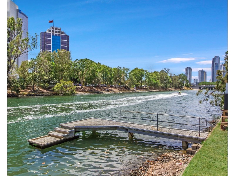 26 Mercedes Place, Bundall QLD 4217