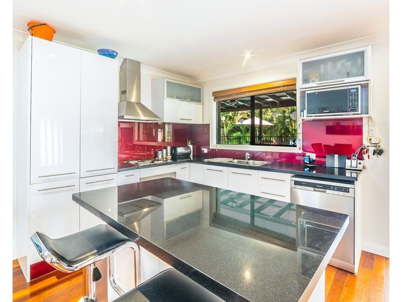 54 Lambros Drive, Benowa QLD 4217