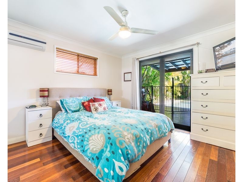 54 Lambros Drive, Benowa QLD 4217