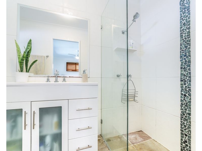 54 Lambros Drive, Benowa QLD 4217