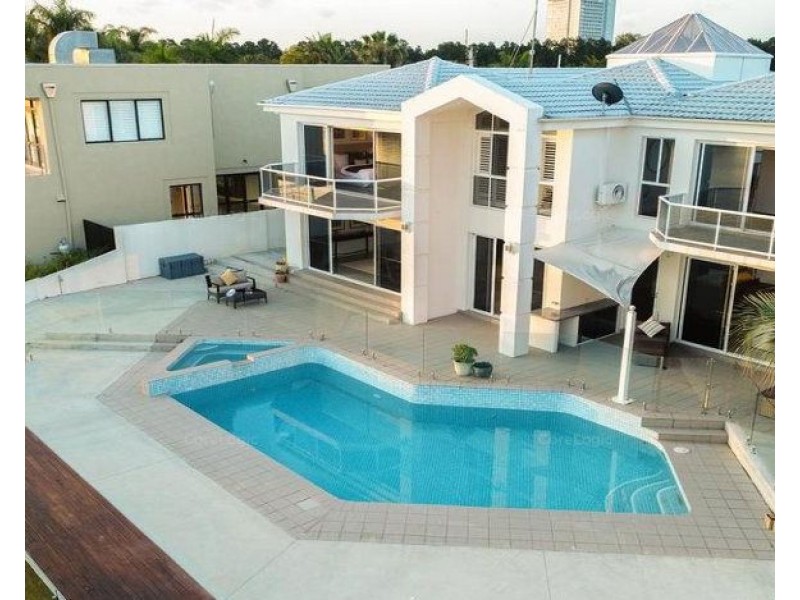 102 Cabana Boulevard, Benowa Waters QLD 4217