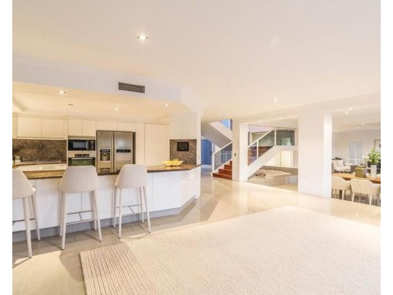 102 Cabana Boulevard, Benowa Waters QLD 4217