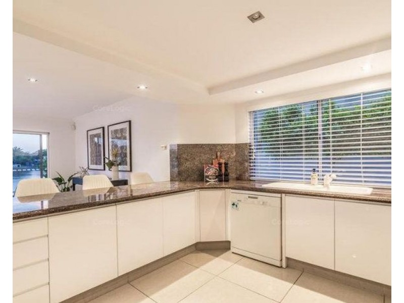 102 Cabana Boulevard, Benowa Waters QLD 4217