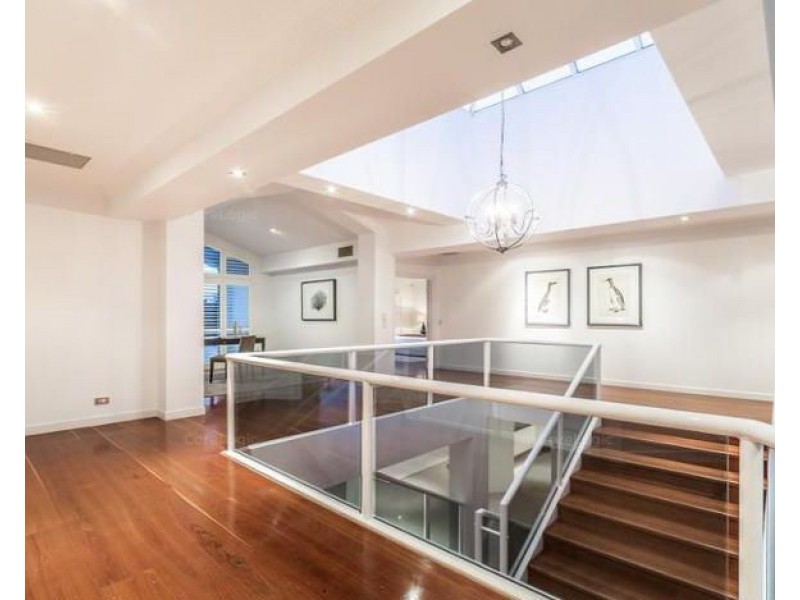 102 Cabana Boulevard, Benowa Waters QLD 4217