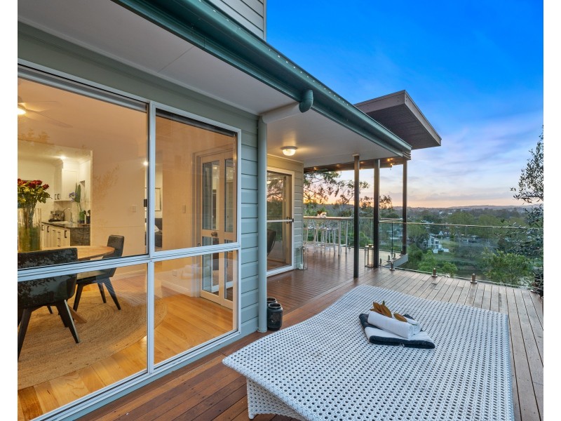 241 Dewar Terrace, Corinda QLD 4075