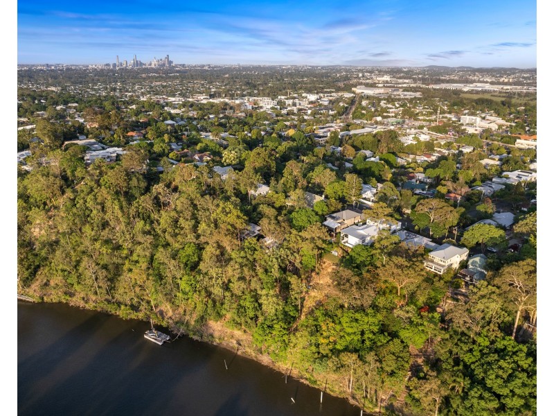 241 Dewar Terrace, Corinda QLD 4075