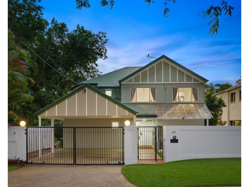 241 Dewar Terrace, Corinda QLD 4075