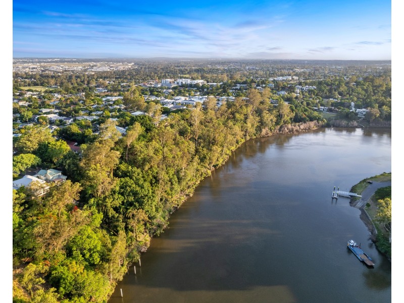 241 Dewar Terrace, Corinda QLD 4075