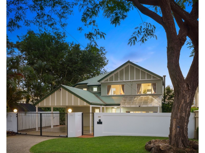 241 Dewar Terrace, Corinda QLD 4075