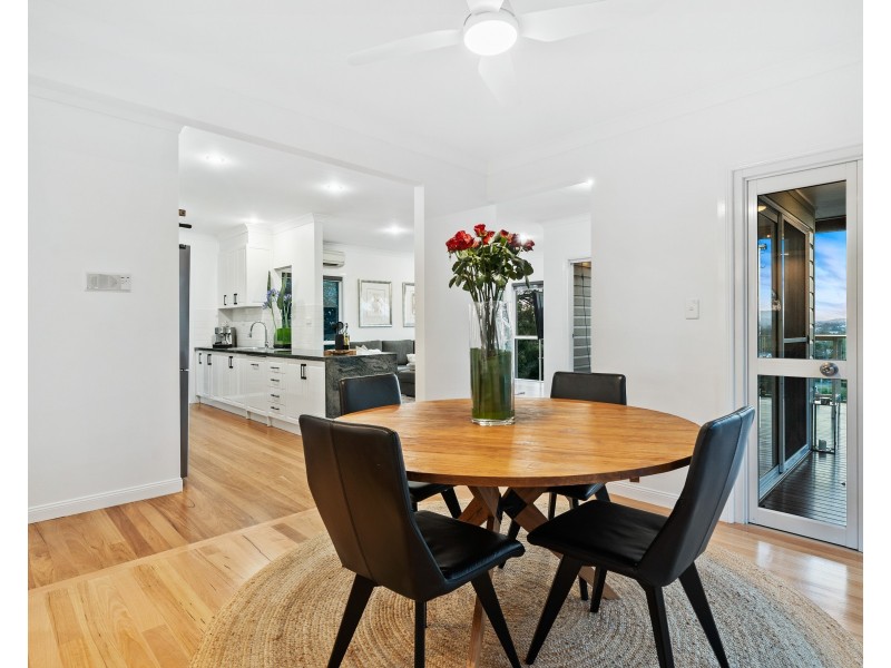 241 Dewar Terrace, Corinda QLD 4075