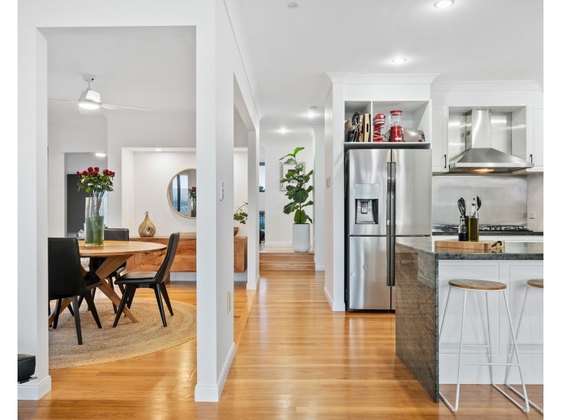 241 Dewar Terrace, Corinda QLD 4075