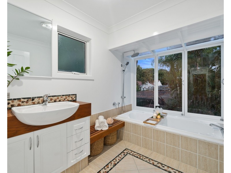 241 Dewar Terrace, Corinda QLD 4075