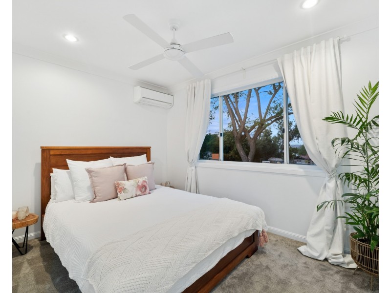 241 Dewar Terrace, Corinda QLD 4075