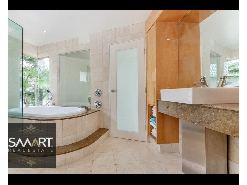 21 Montego Court, Mermaid Waters QLD 4218