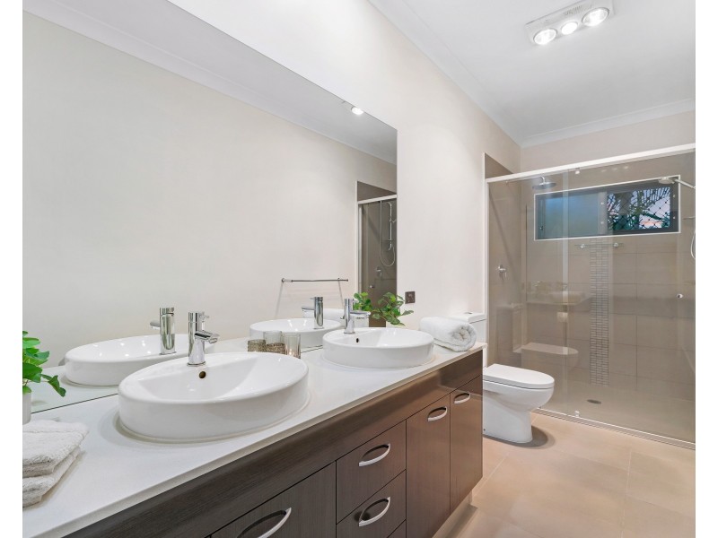 9 Button Quail Court, Gilston QLD 4211