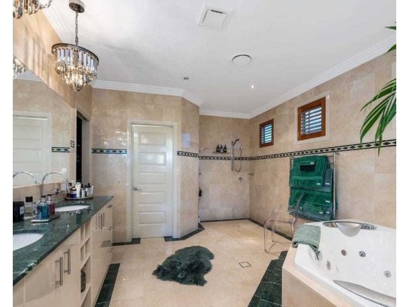 2510 Cressbrook Drive, Hope Island QLD 4212
