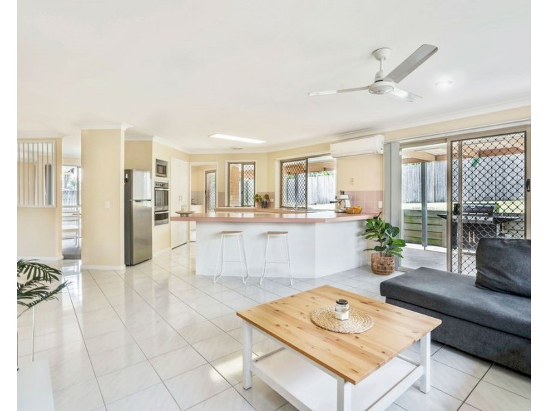 305 Central Street, Arundel QLD 4214