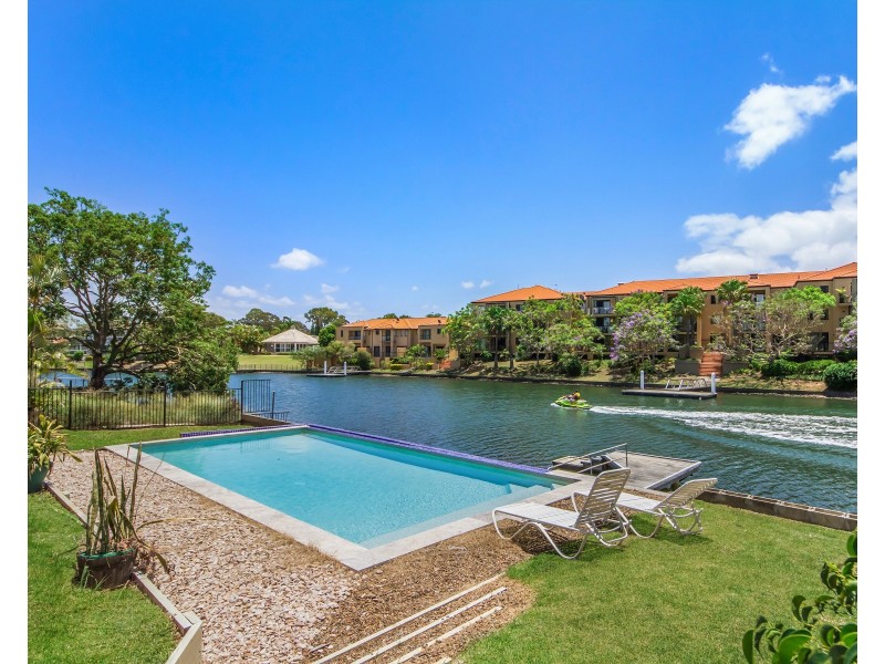 26 Mercedes Place, Bundall QLD 4217