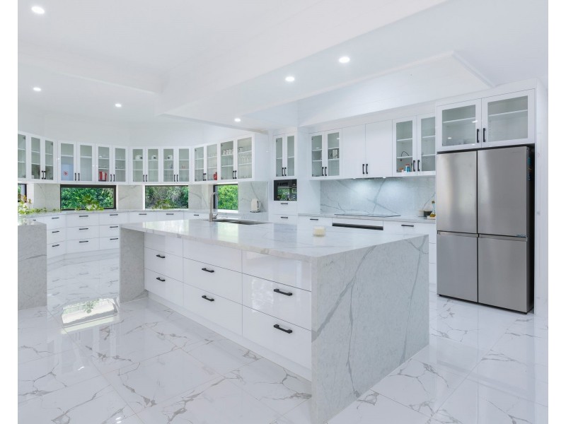 31 Riverdowns Crescent, Helensvale QLD 4212