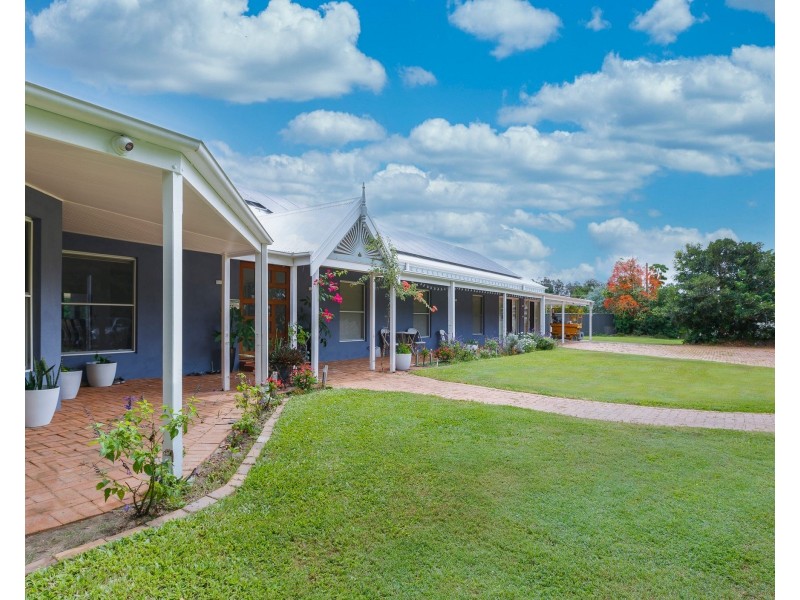 31 Riverdowns Crescent, Helensvale QLD 4212