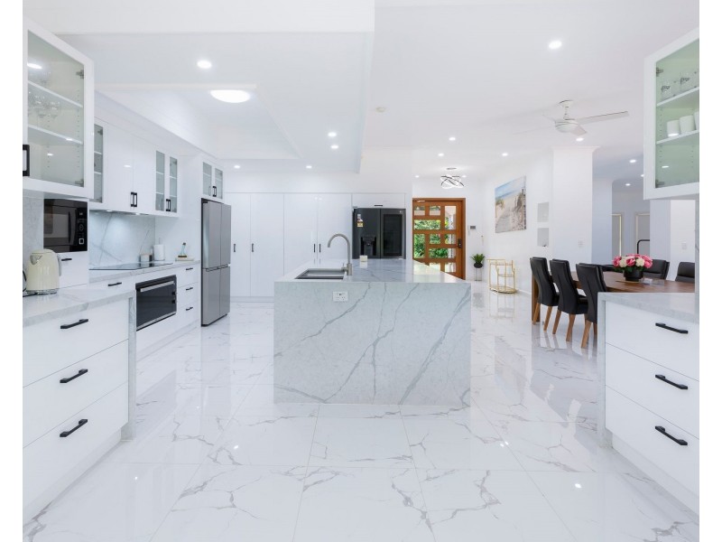 31 Riverdowns Crescent, Helensvale QLD 4212
