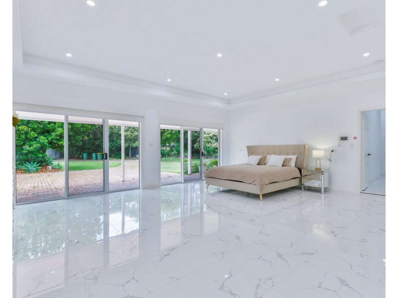 31 Riverdowns Crescent, Helensvale QLD 4212