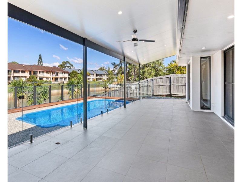 5 Reef Court, Mermaid Waters QLD 4218