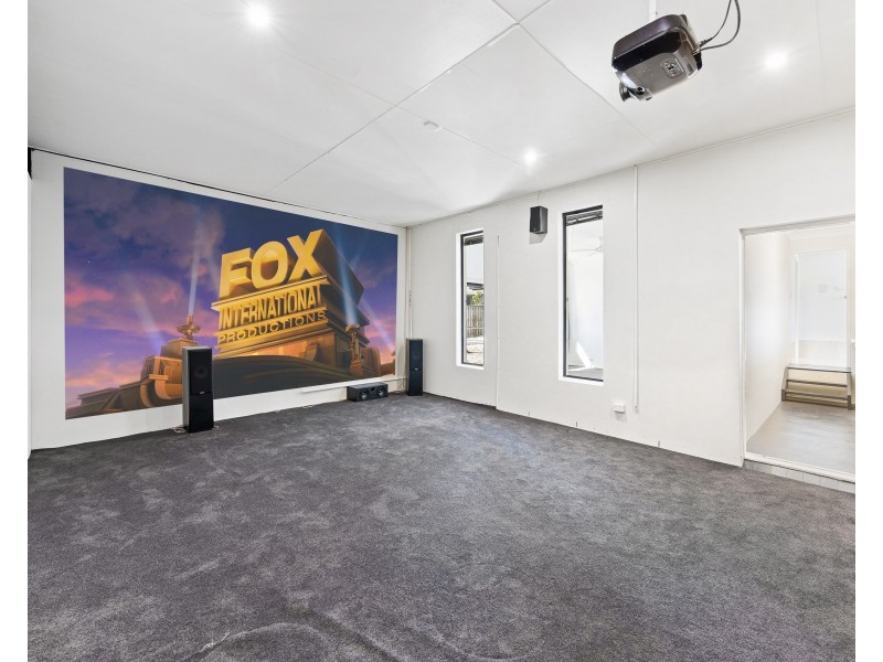 5 Reef Court, Mermaid Waters QLD 4218
